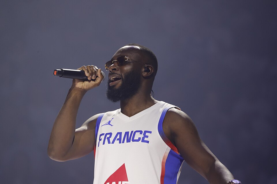 Abou Debeing, Rappeur