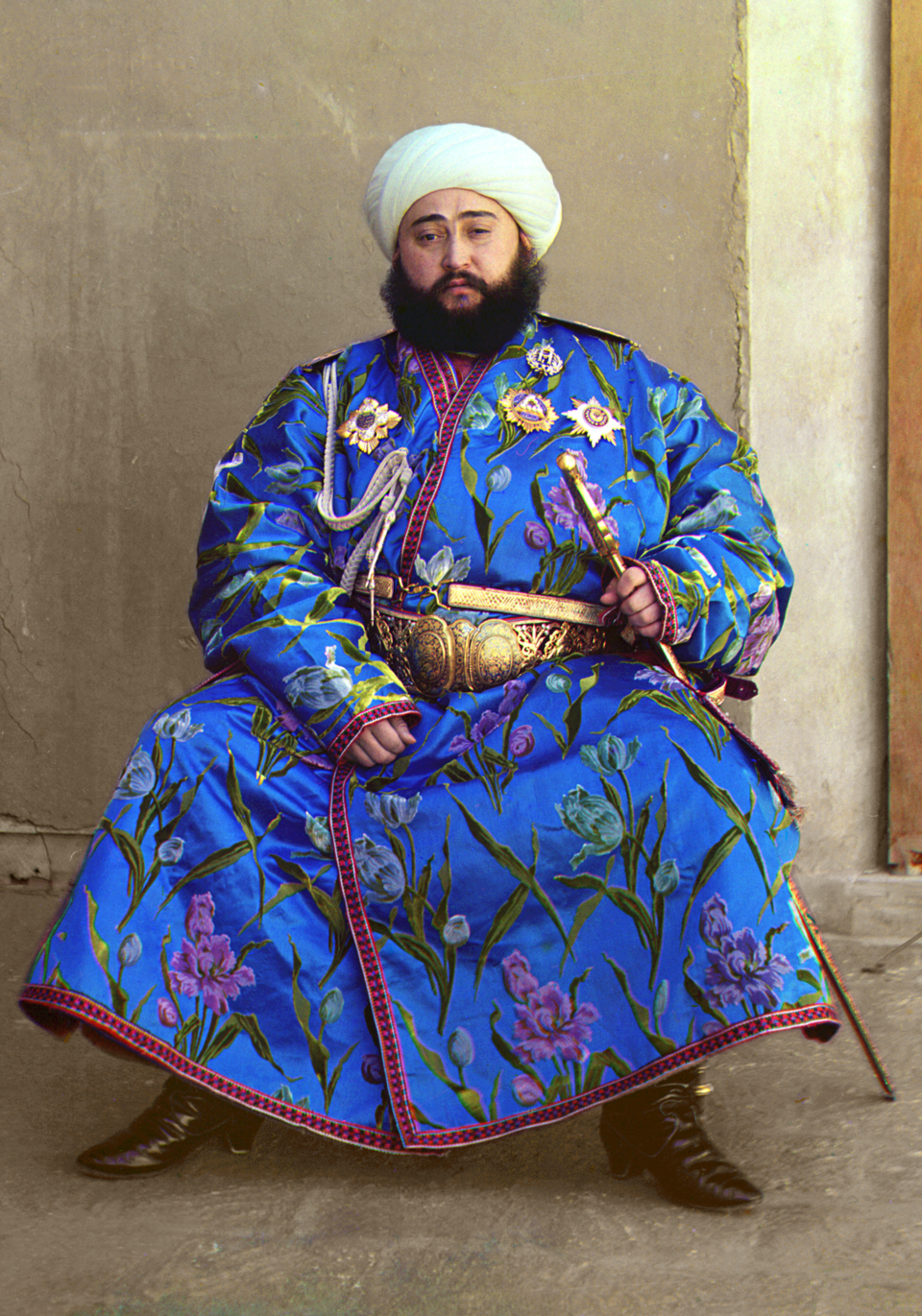 Alim Khan, Personnalité politique