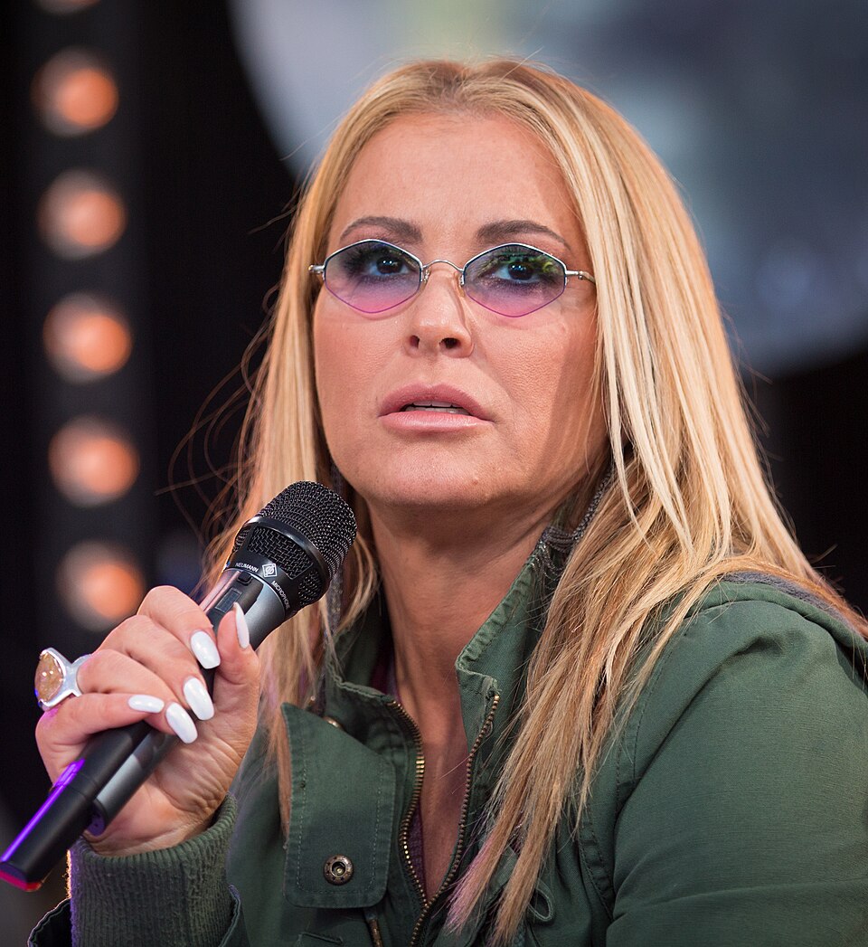 Anastacia, Chanteur