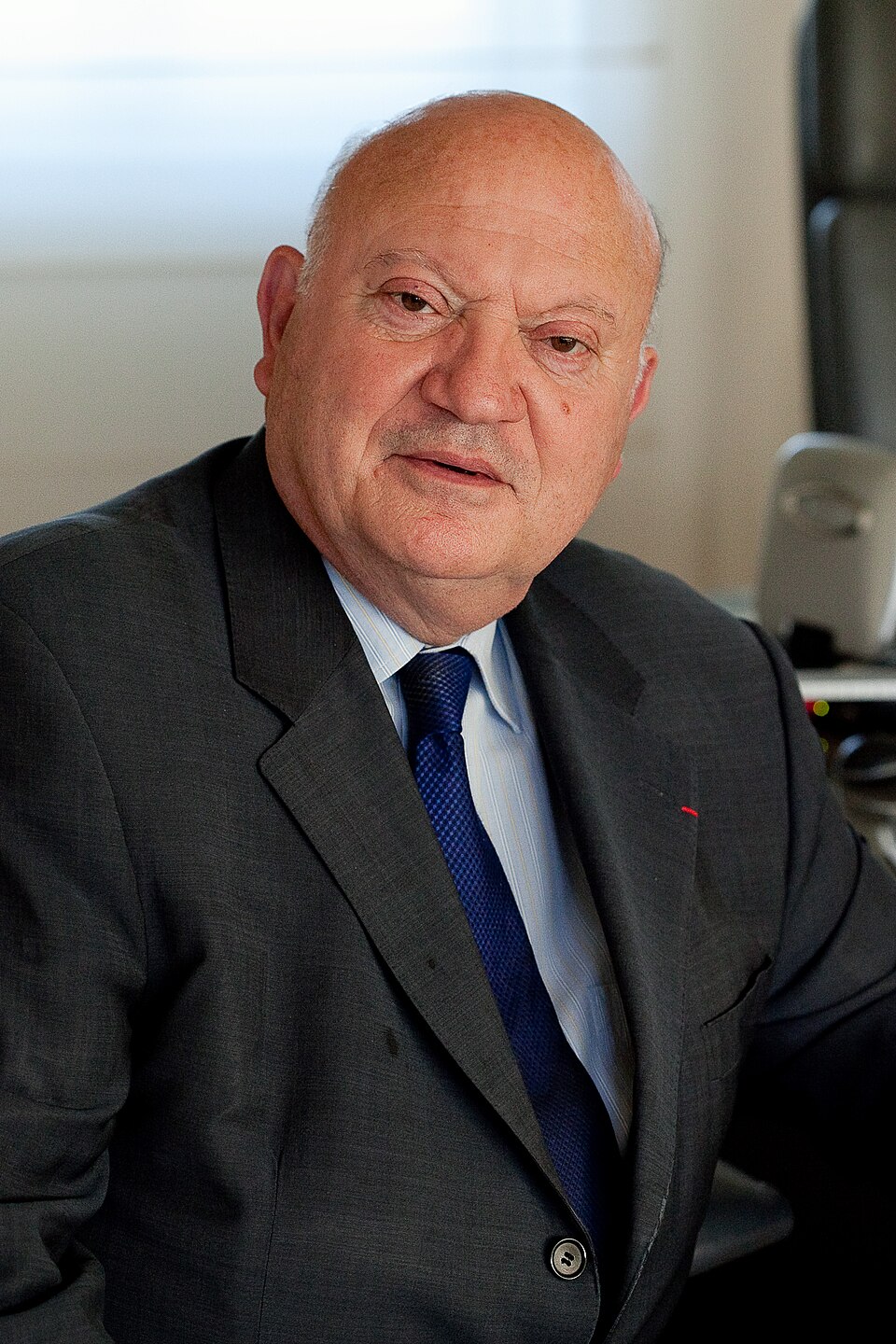 André Santini, Personnalité politique