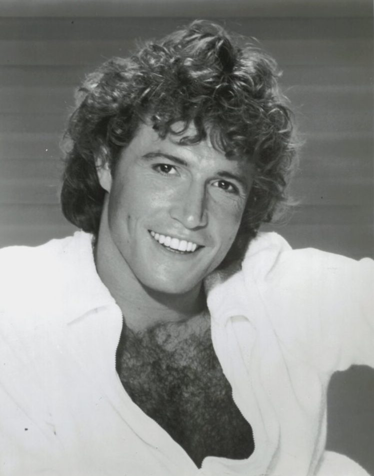 Andrew Gibb, Chanteur