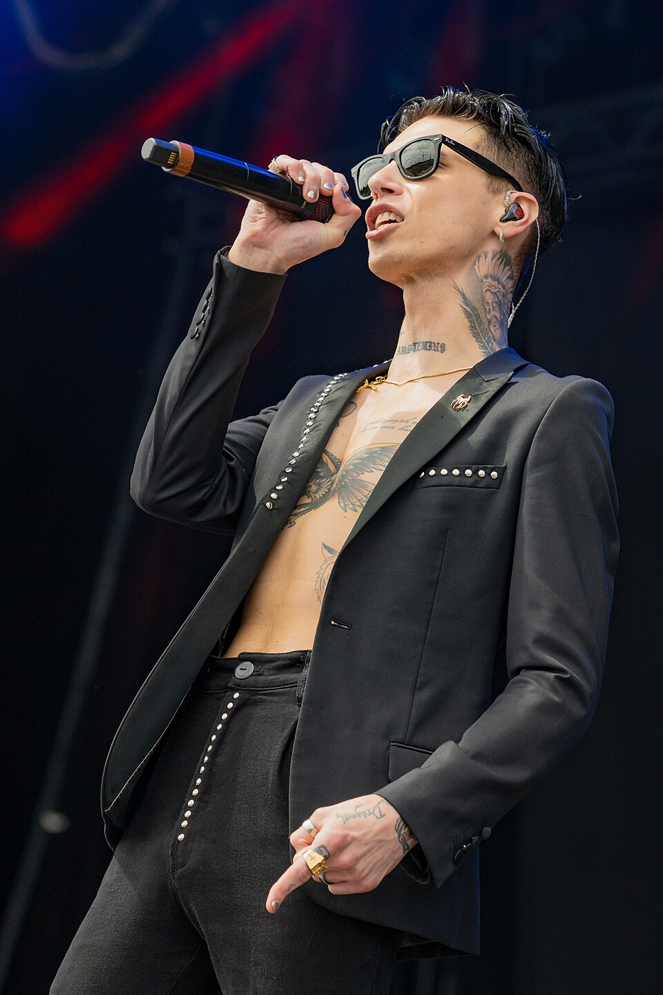 Andy Biersack, Chanteur