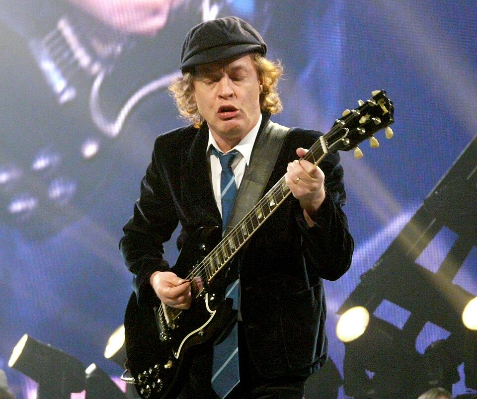 Angus Young, Musicien