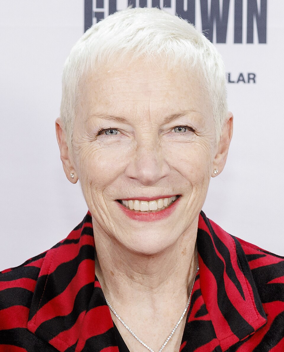 Annie Lennox, Chanteur