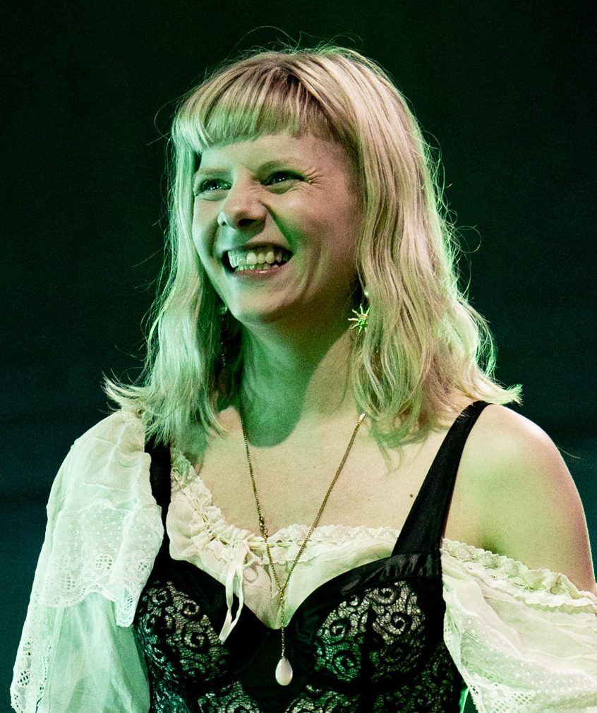 Aurora, Chanteur
