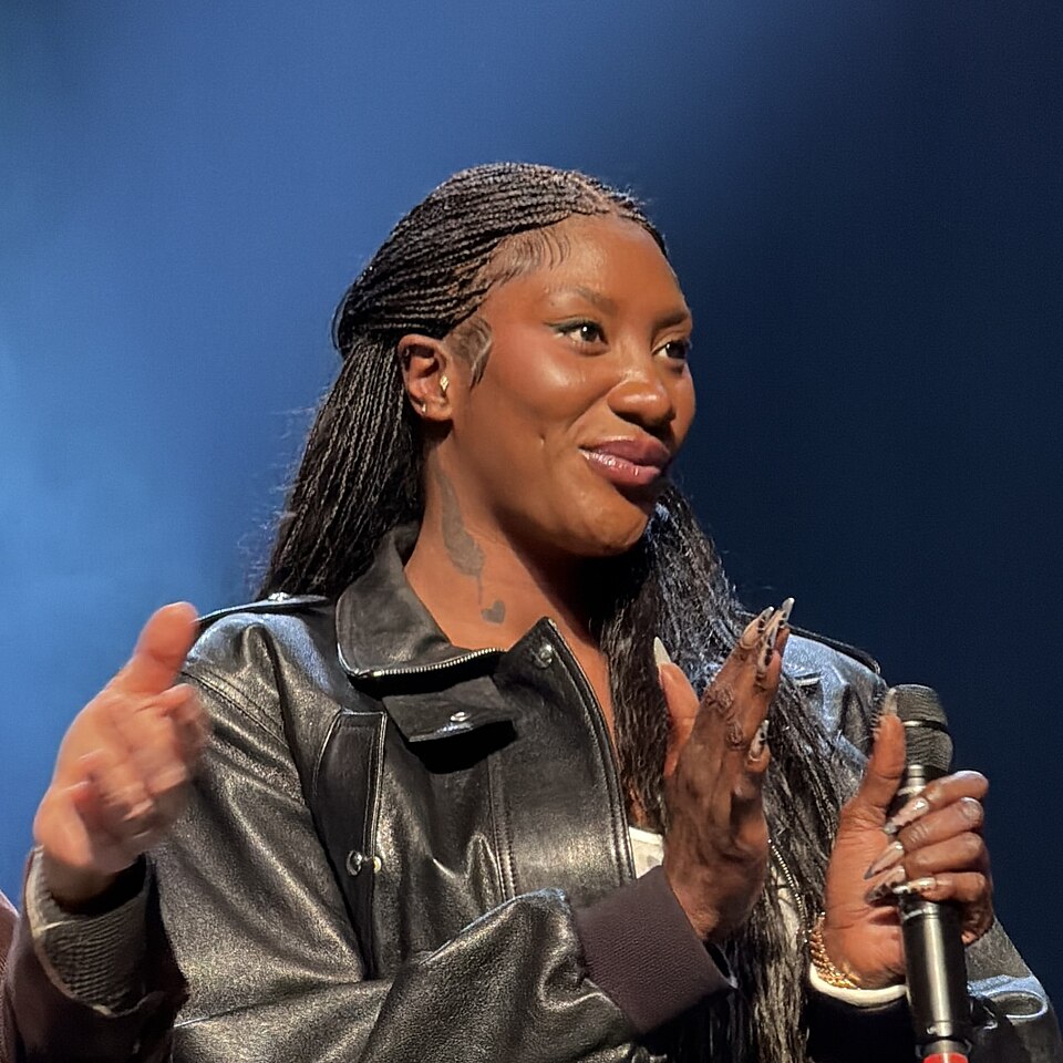 Aya Nakamura, Chanteur