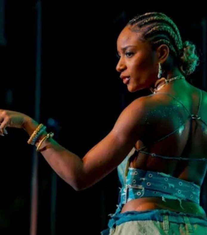 Ayra Starr, Chanteur