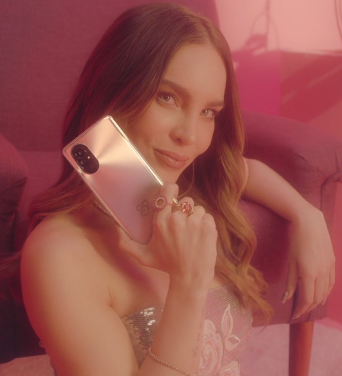 Belinda Peregrín Schüll, Acteur