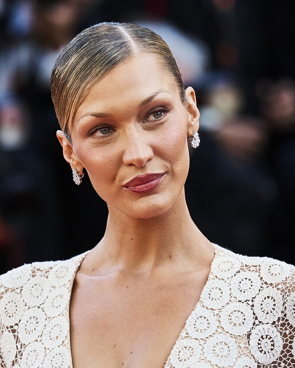 Bella Hadid, Mannequin