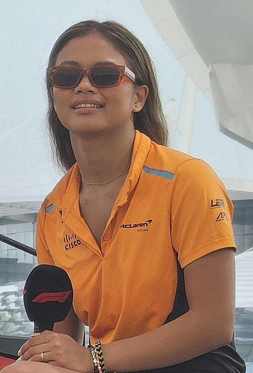 Bianca Bustamante, Pilote