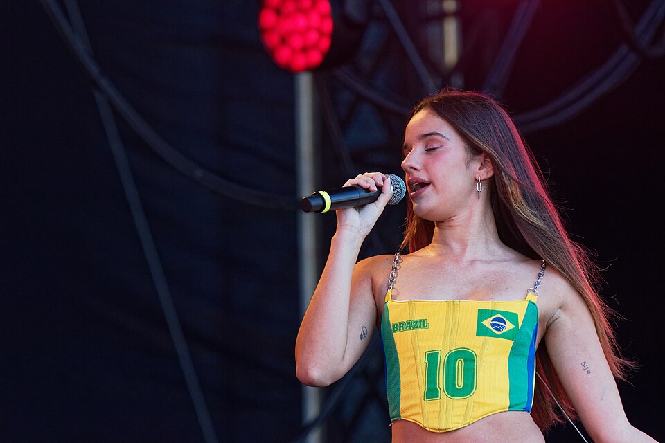 Bianca Costa, Chanteur