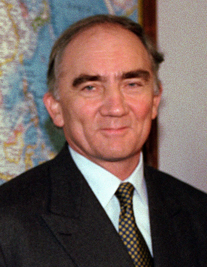 Charles Millon, Personnalité politique