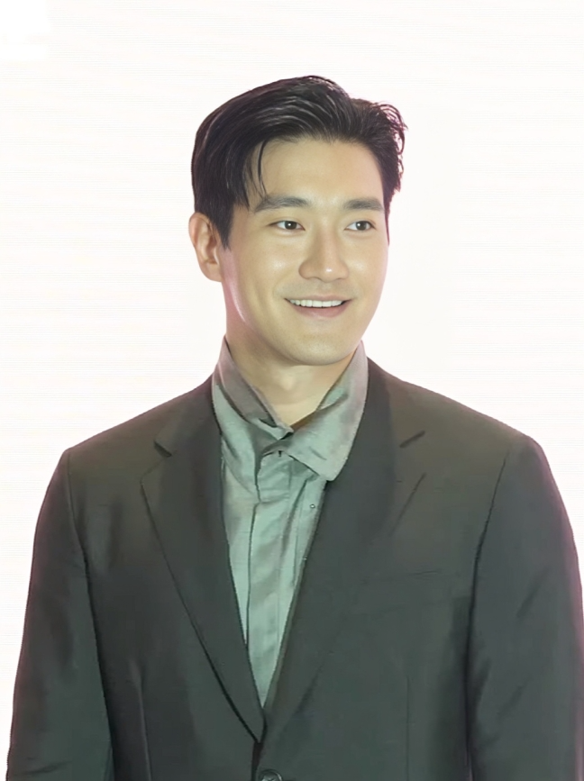 Choi Si-won, Chanteur