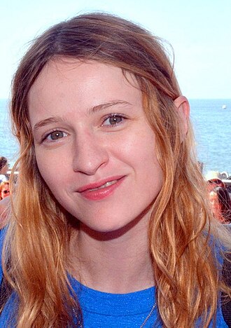 Christa Theret