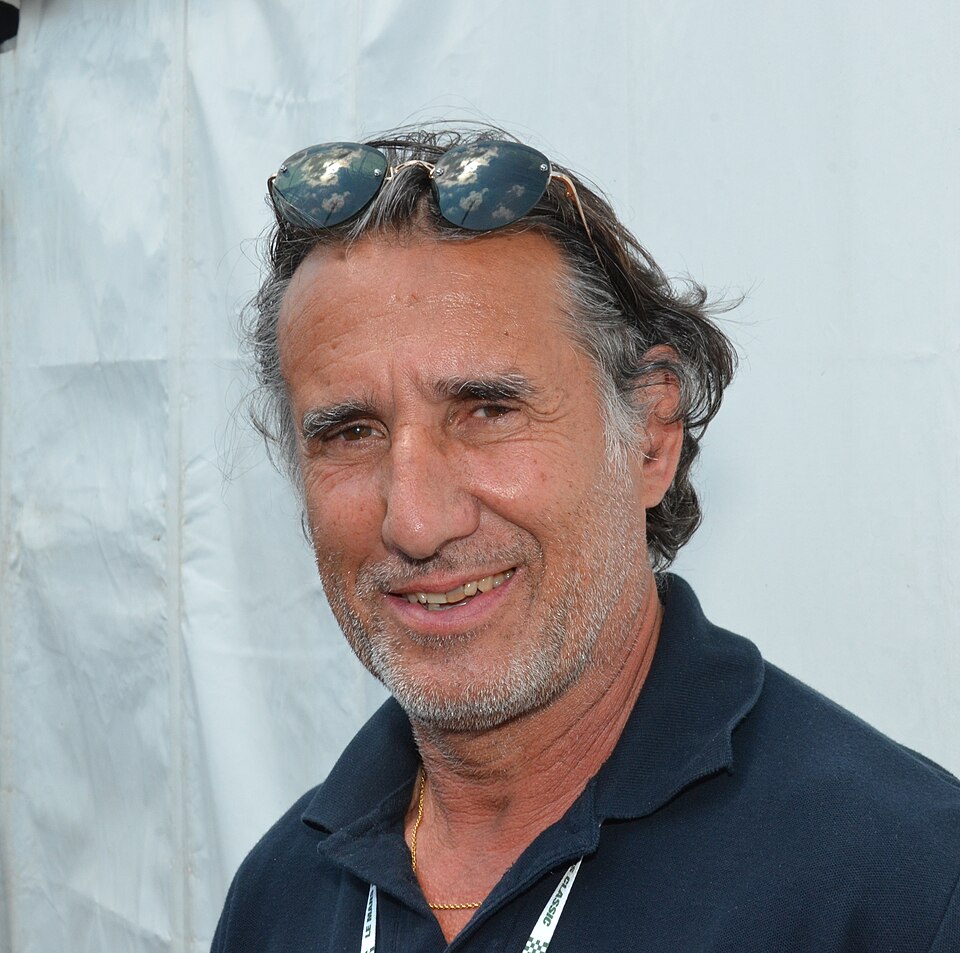 Cyril Neveu, Pilote