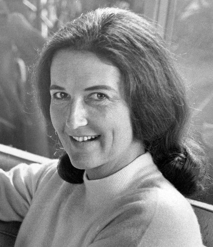Dian Fossey, Écrivain