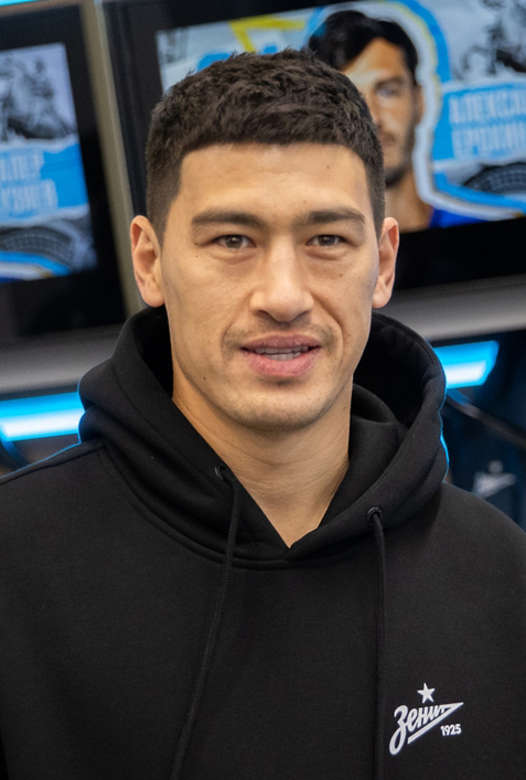 Dmitri Bivol, Sportif