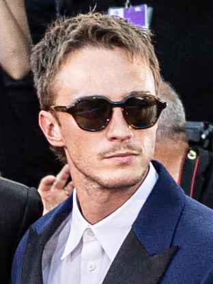 Drew Starkey, Acteur