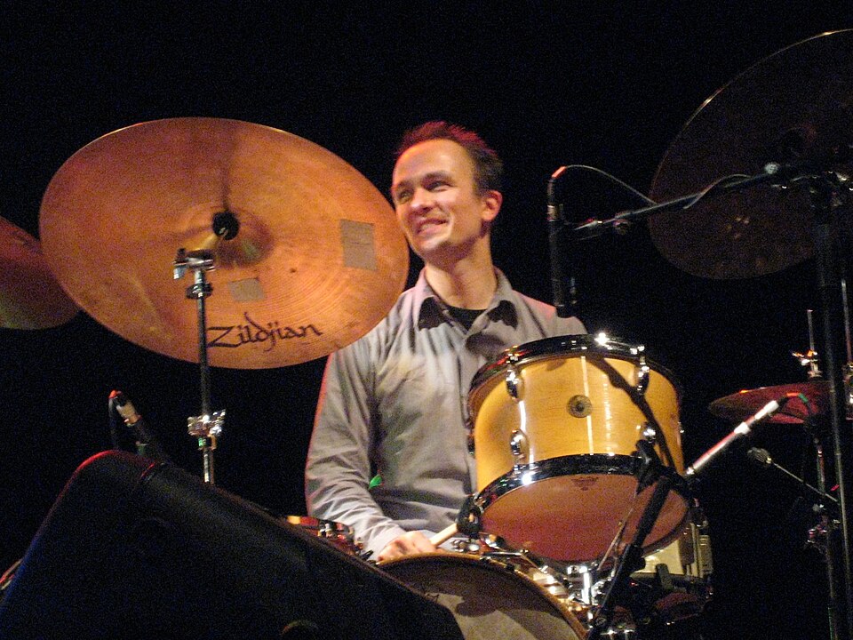 Dylan Howe, Musicien