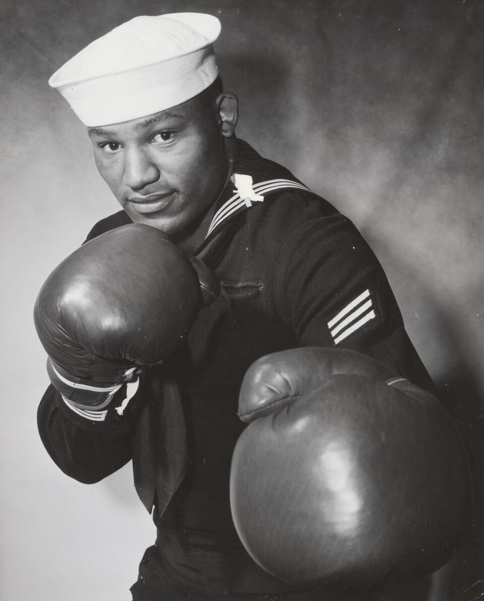 Ed Sanders, Sportif