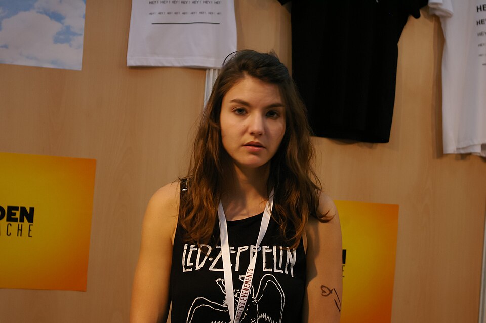 Éléonore Costes, Acteur