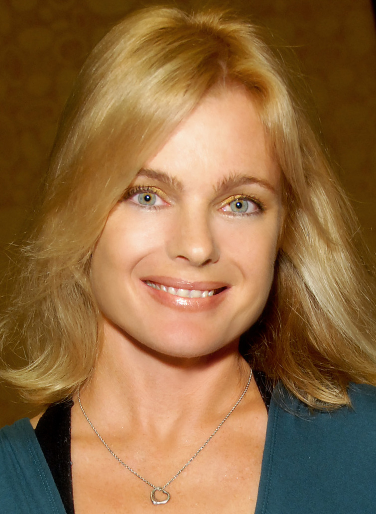 Erika Eleniak, Acteur