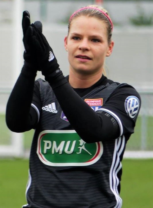 Eugénie Le Sommer, Footballeur