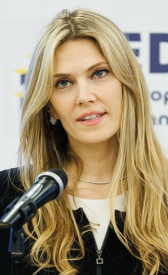 Éva Kaïlí