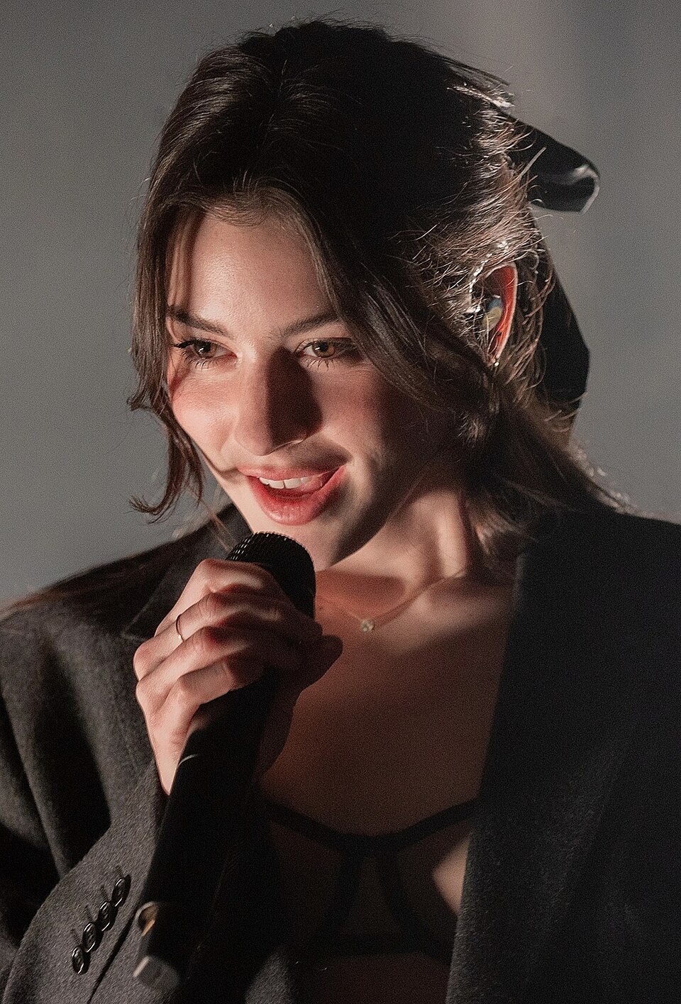 Gracie Abrams, Chanteur
