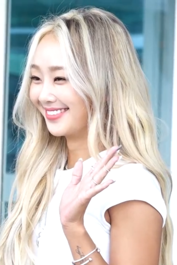 Hyolyn, Chanteur