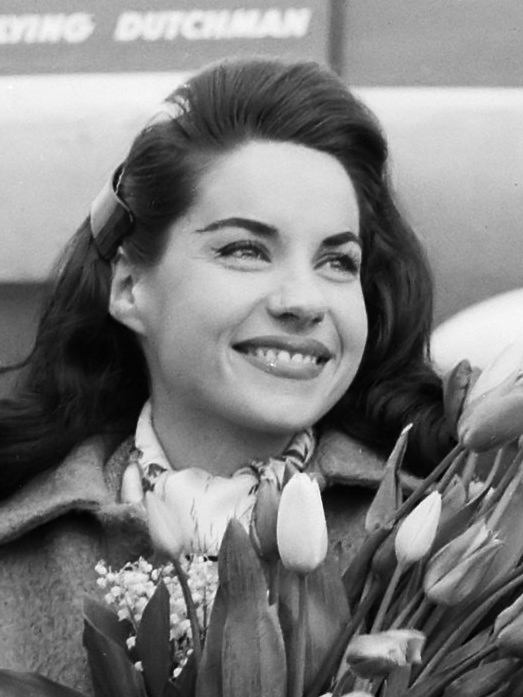 Jacqueline Boyer, Chanteur