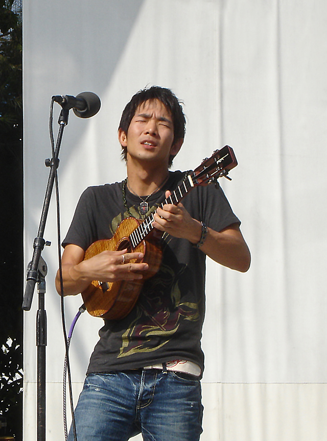 Jake Shimabukuro, Musicien