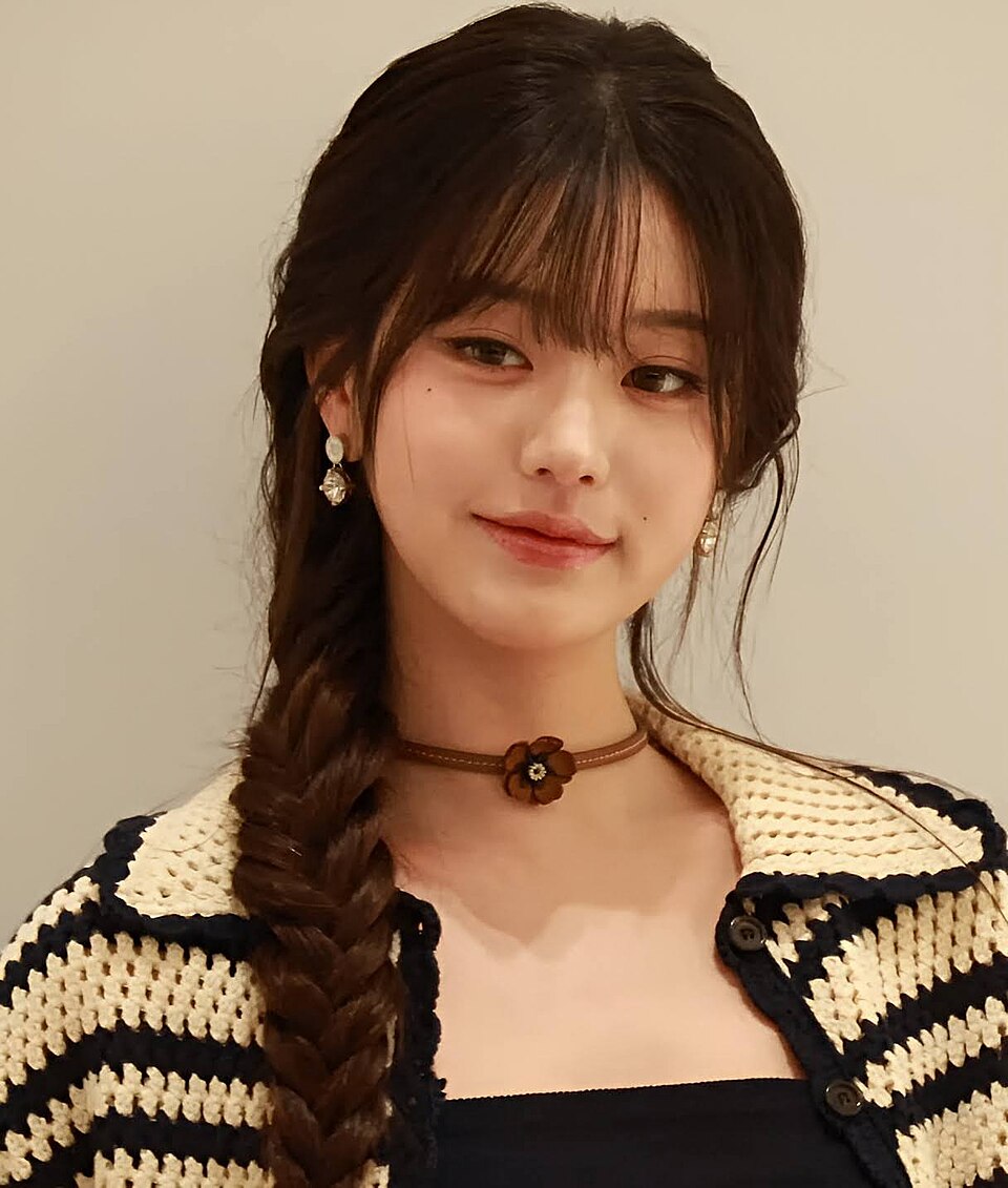 Jang Won-young, Chanteur