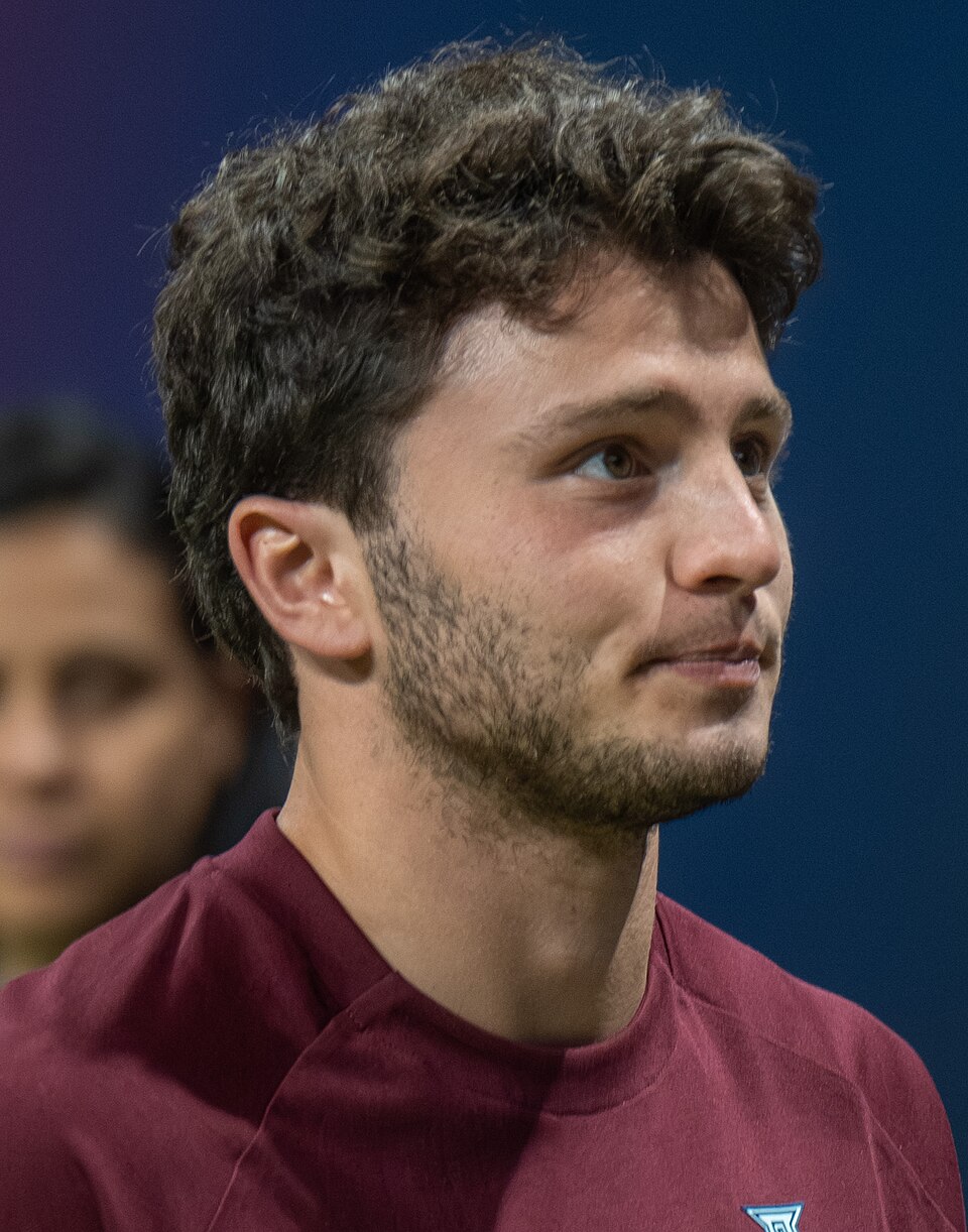 João Neves, Footballeur