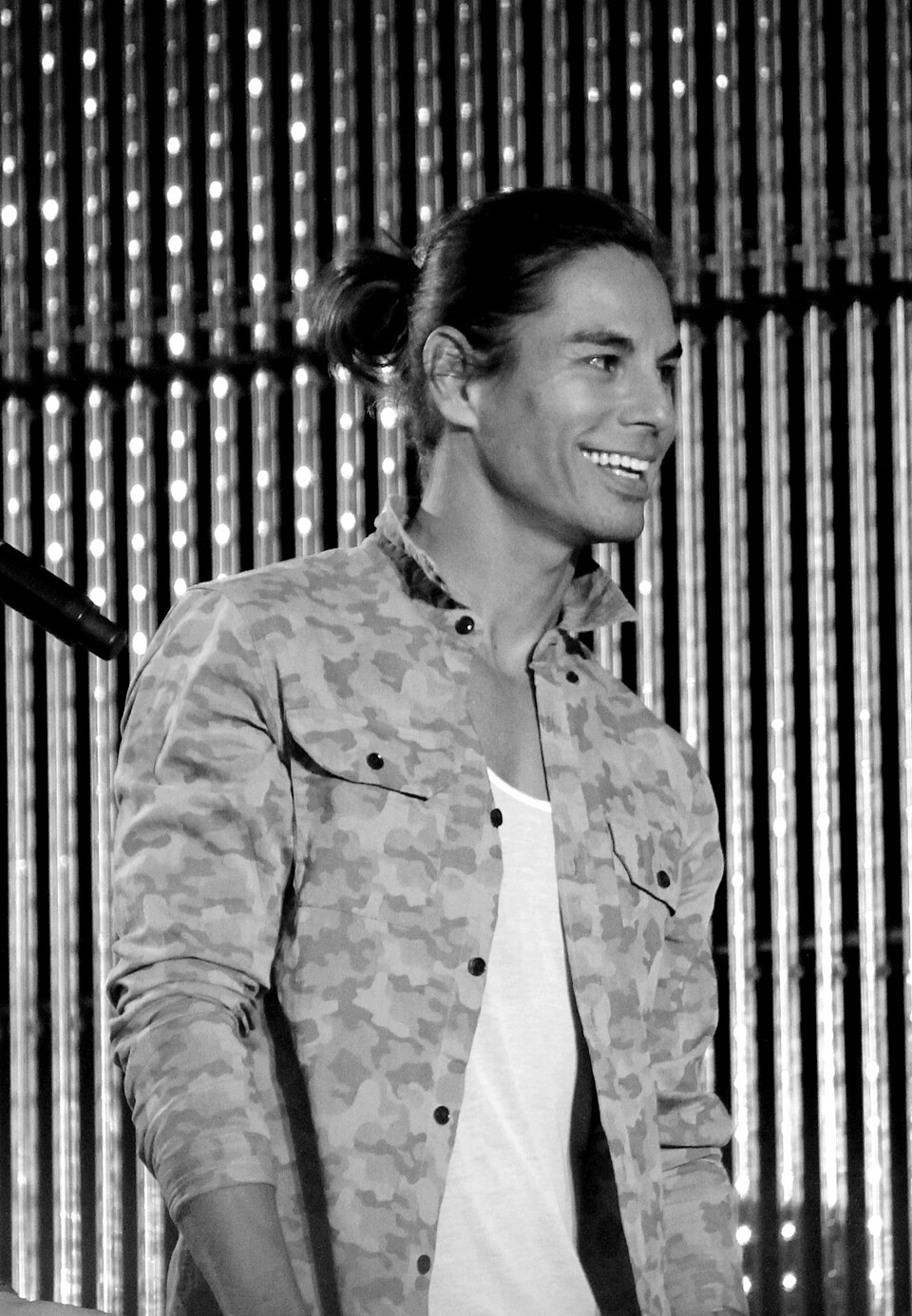 Julio Iglesias Jr., Chanteur