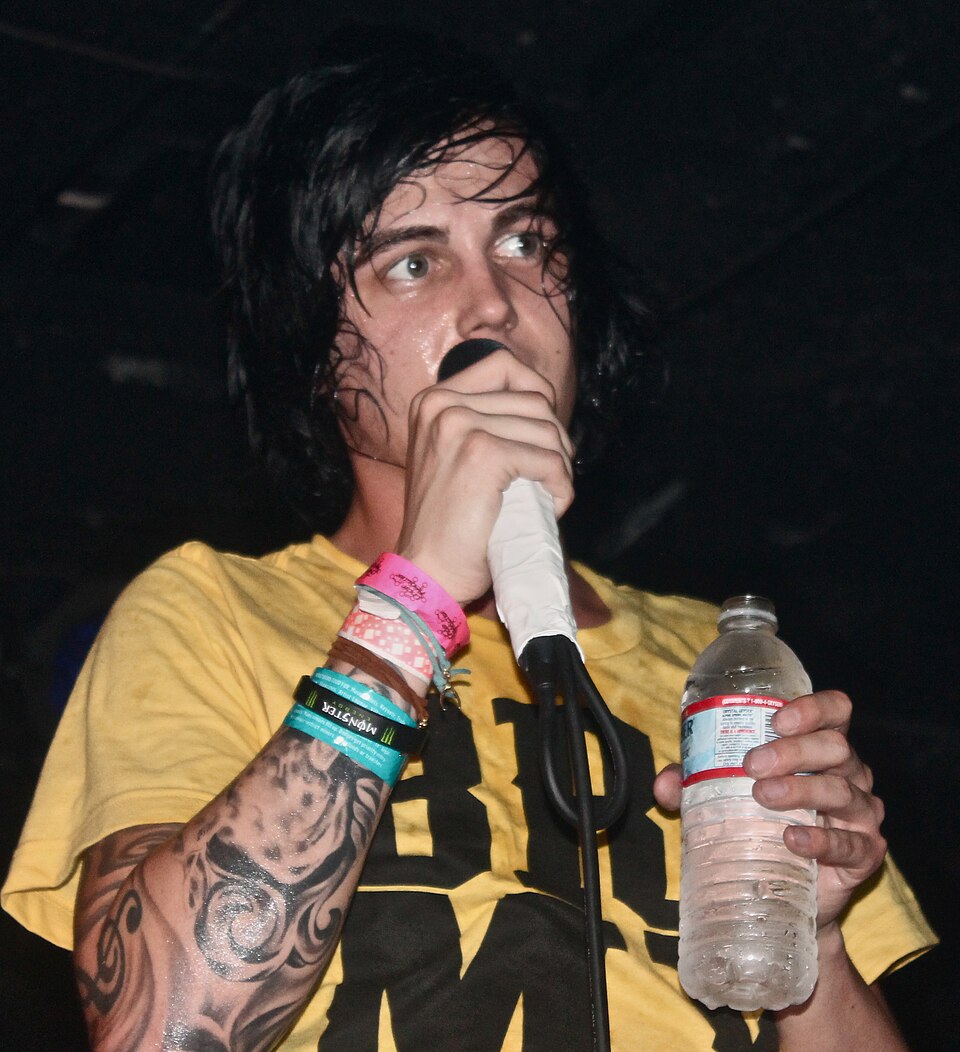 Kellin Quinn, Chanteur