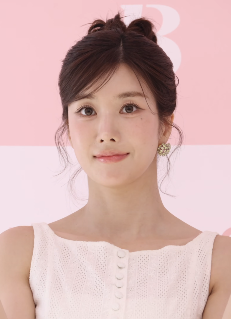 Kwon Eun-bi, Chanteur