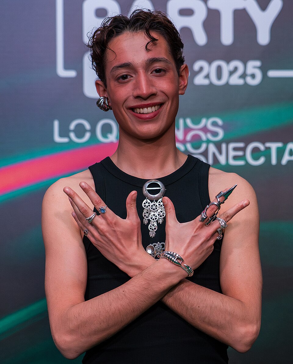 Kyle Alessandro, Chanteur