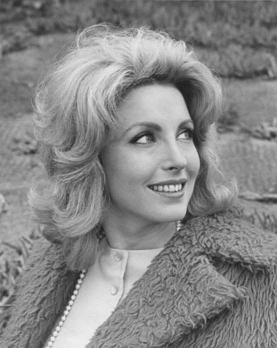 Laura Devon, Acteur