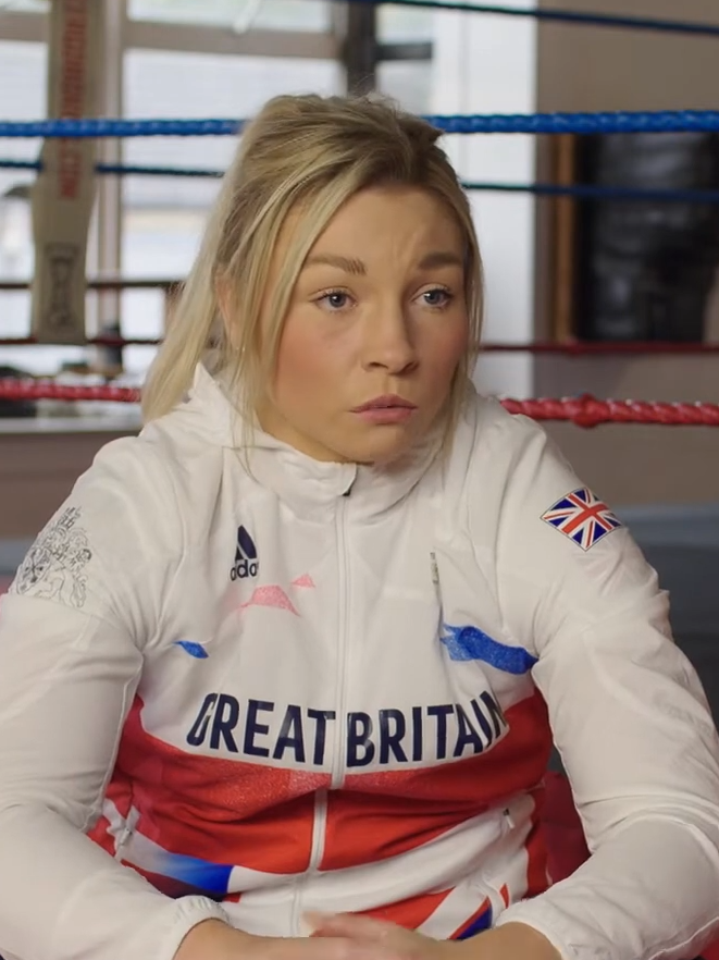Lauren Price, Sportif