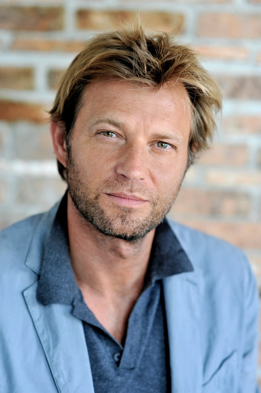 Laurent Delahousse, Journaliste