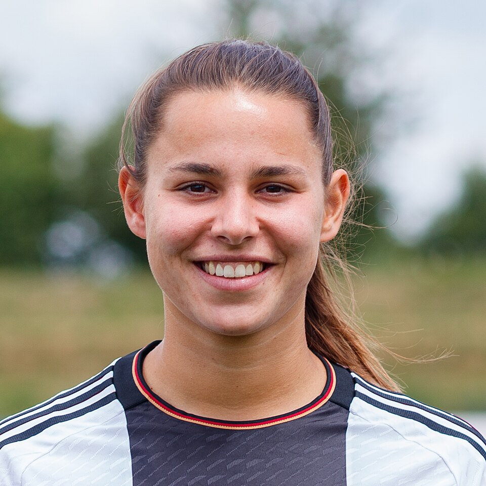 Lena Oberdorf, Footballeur