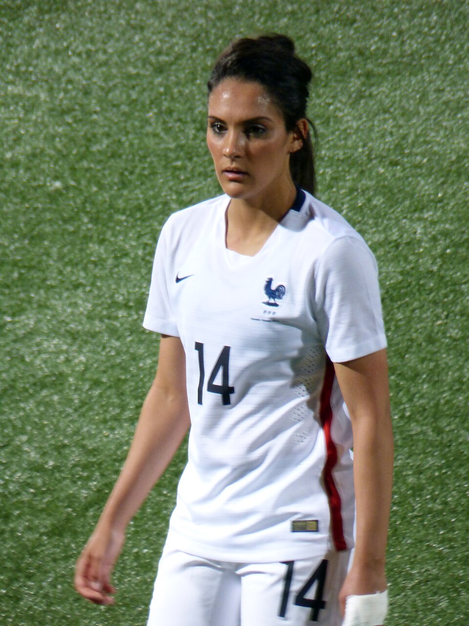 Louisa Necib, Footballeur