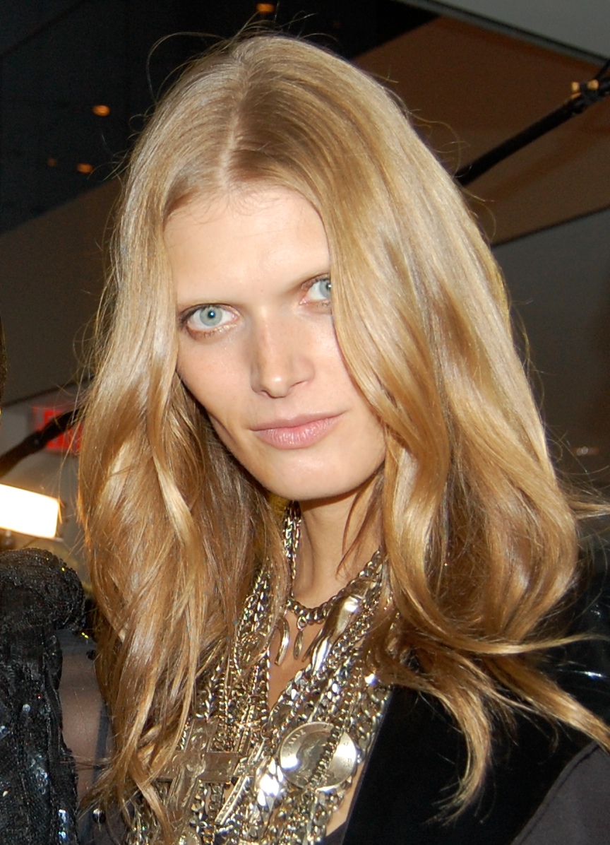 Małgosia Bela, Mannequin