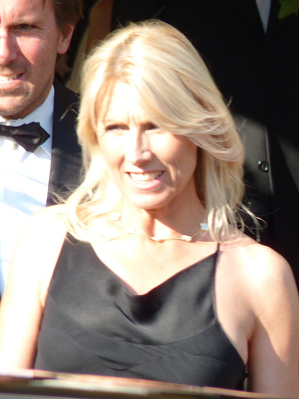 Marie Sara, Personnalité politique