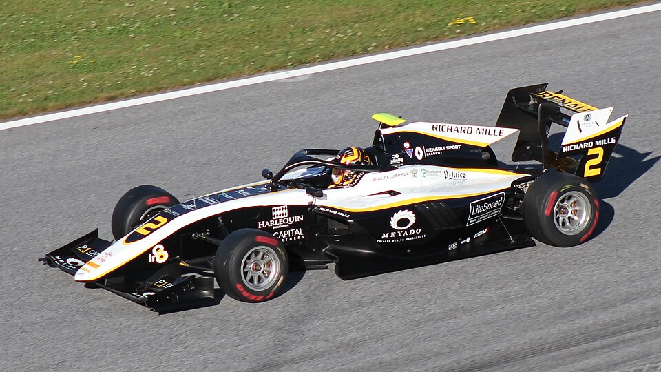 Max Fewtrell, Pilote