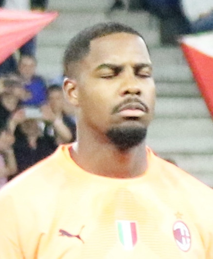 Mike Maignan, Footballeur