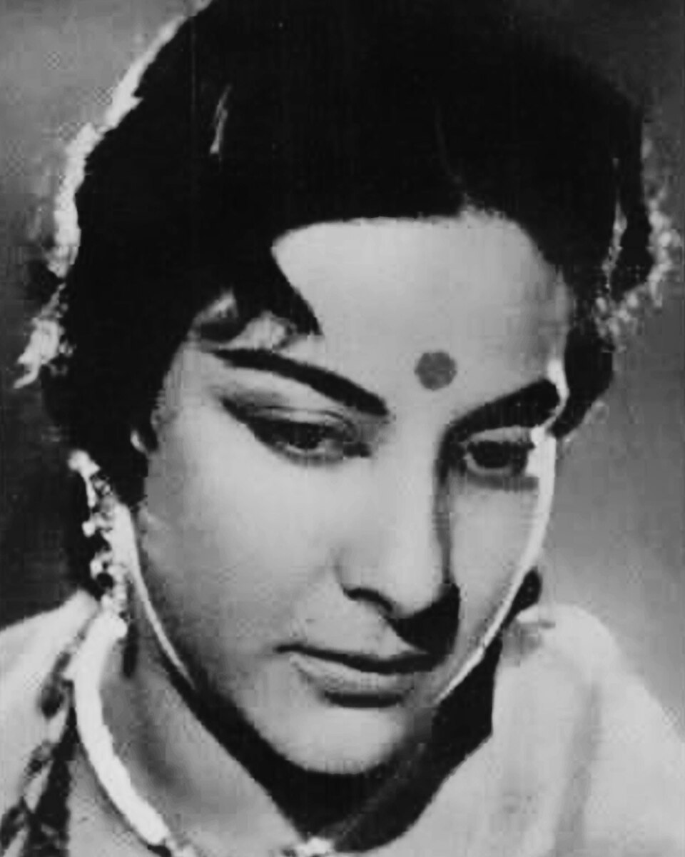 Nargis, Acteur