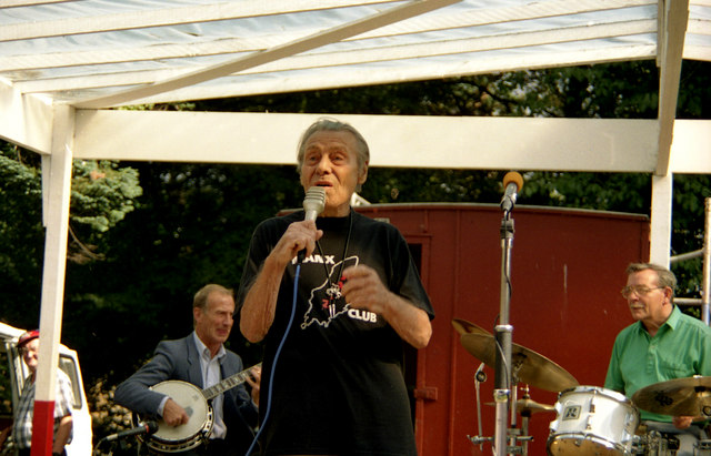 Nat Gonella, Musicien