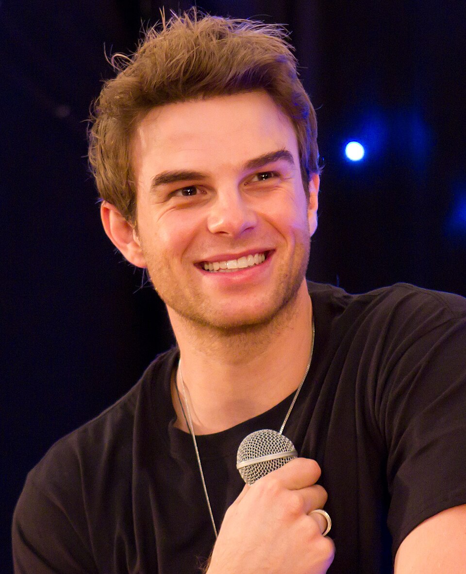Nathaniel Buzolic, Acteur